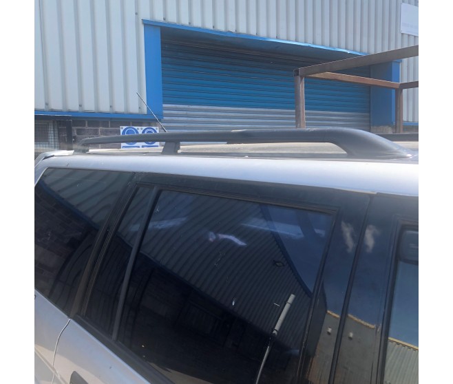 RIGHT HAND ROOF RAIL BAR FOR A MITSUBISHI CHALLENGER - K94W