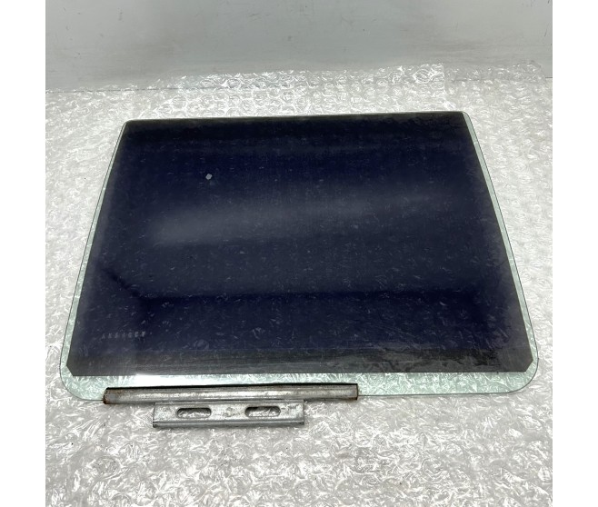 DOOR GLASS REAR RIGHT FOR A MITSUBISHI NATIVA - K94W