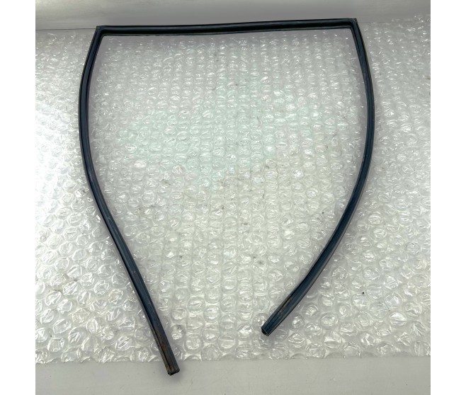 WINDOW GLASS RUNCHANNEL REAR LEFT FOR A MITSUBISHI MONTERO SPORT - K99W