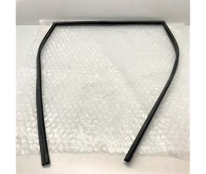 WINDOW GLASS RUNCHANNEL REAR RIGHT FOR A MITSUBISHI DOOR - 