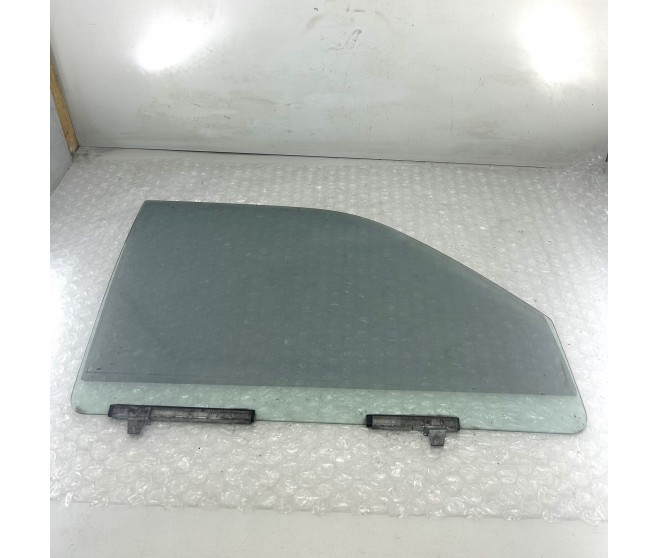 DOOR GLASS FRONT RIGHT FOR A MITSUBISHI K80,90# - FRONT DOOR PANEL & GLASS
