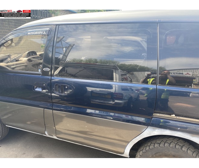 DARK BLUE LEFT SIDE SLIDING DOOR WITH GLASS FOR A MITSUBISHI DELICA SPACE GEAR/CARGO - PA5W