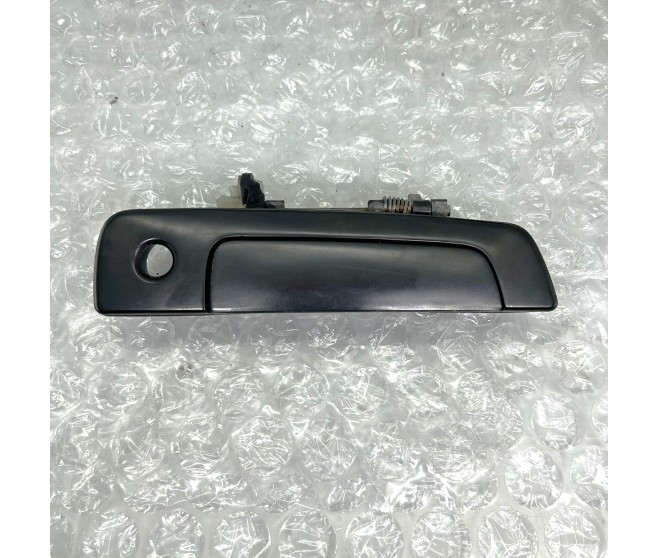 DOOR HANDLE FRONT RIGHT FOR A MITSUBISHI PAJERO IO - H66W