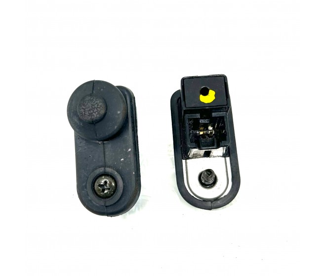 DOOR LAMP COURTESY SWITCH X2 FOR A MITSUBISHI V60,70# - SWITCH & CIGAR LIGHTER