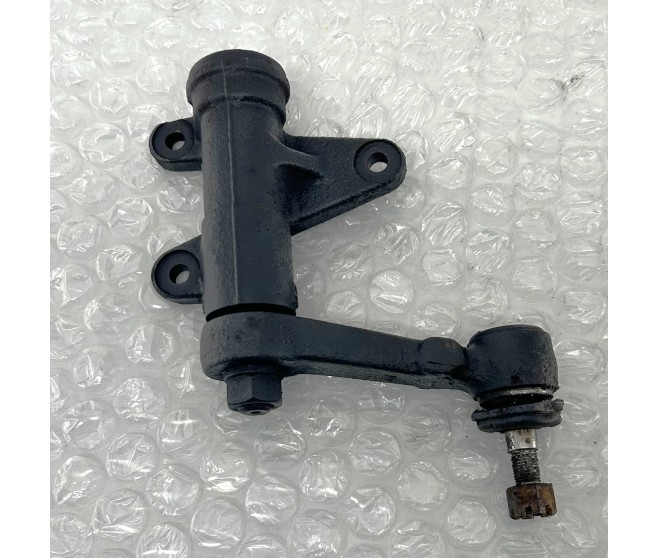 STEERING IDLER ARM FOR A MITSUBISHI L200 - K72T