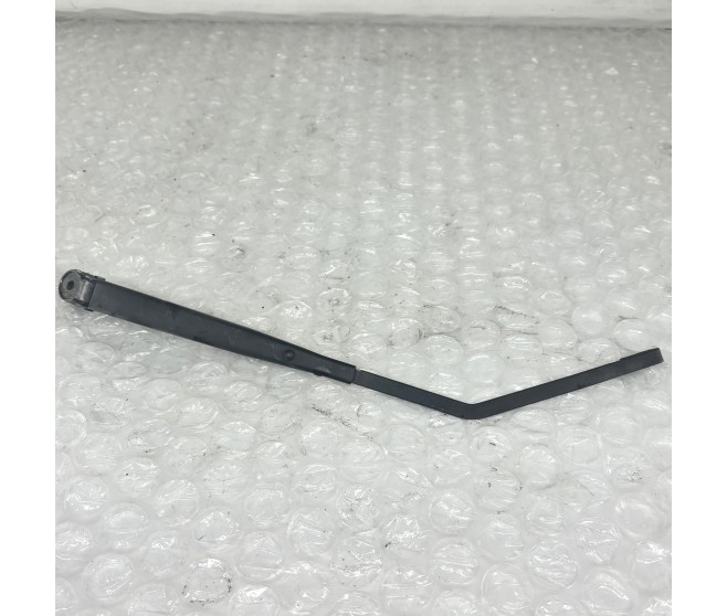 REAR TAILGATE WIPER ARM FOR A MITSUBISHI CHASSIS ELECTRICAL - 