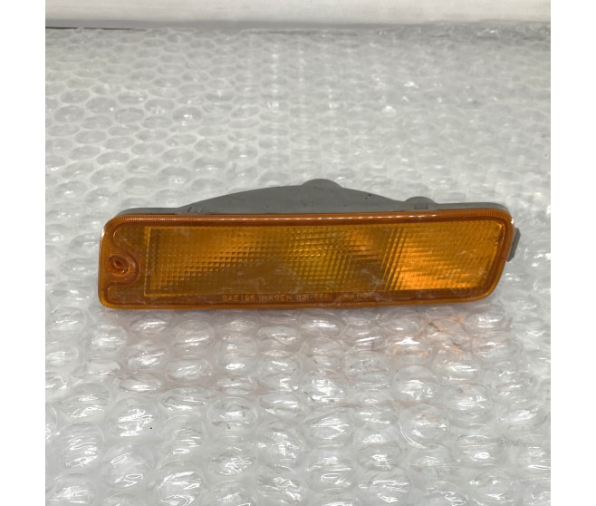 INDICATOR LAMP FRONT LEFT FOR A MITSUBISHI CHASSIS ELECTRICAL - 