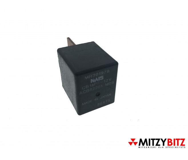 BLACK RELAY MR301978 FOR A MITSUBISHI CHASSIS ELECTRICAL - 