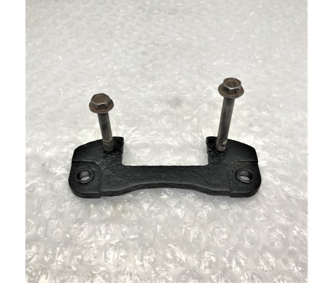 BRAKE CALIPER CARRIER AND BOLTS REAR FOR A MITSUBISHI KR0/KS0 - BRAKE CALIPER CARRIER AND BOLTS REAR
