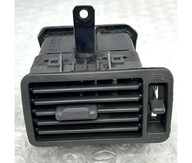 INSTRUMENT PANEL AIR OUTLET RIGHT FOR A MITSUBISHI PAJERO - V46WG