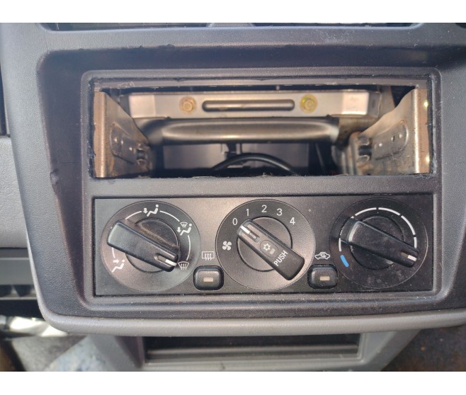 HEATER CONTROL PANEL  FOR A MITSUBISHI JAPAN - HEATER,A/C & VENTILATION