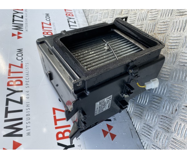 A/C COOLING UNIT FOR A MITSUBISHI DELICA SPACE GEAR/CARGO - PD8W