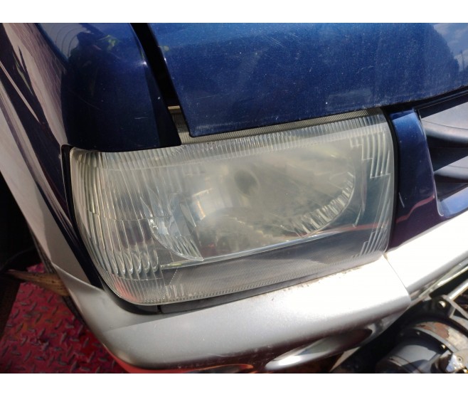 FRONT RIGHT HEADLIGHT FOR A MITSUBISHI CHASSIS ELECTRICAL - 