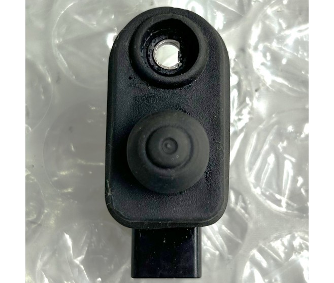 DOOR LAMP SWITCH FOR A MITSUBISHI NATIVA/PAJ SPORT - KH4W