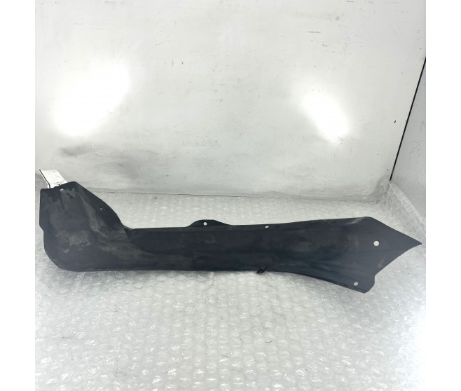 USED FUEL FILLER PIPE COVER FOR A MITSUBISHI PAJERO - V68W