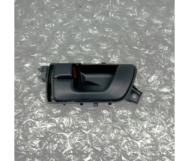 INSIDE DOOR HANDLE FRONT LEFT FOR A MITSUBISHI PAJERO IO - H76W