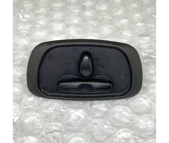 FRONT POWER SEAT SWITCH FOR A MITSUBISHI PAJERO - V68W
