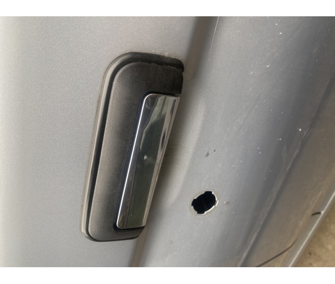 DOOR HANDLE FRONT RIGHT FOR A MITSUBISHI K60,70# - FRONT DOOR LOCKING