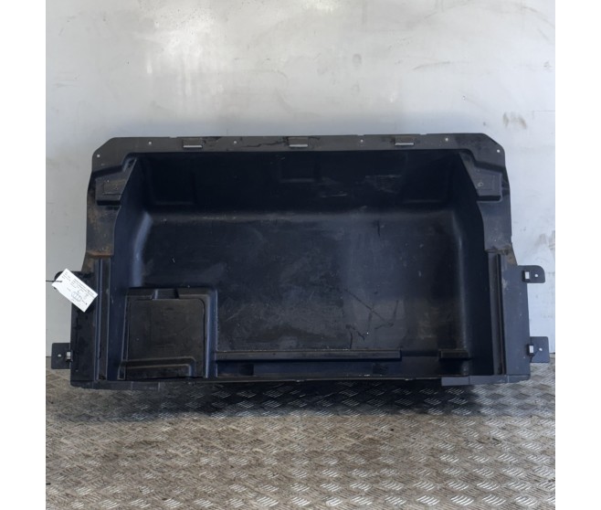 CARGO FLOOR BOX FOR A MITSUBISHI PAJERO - V78W