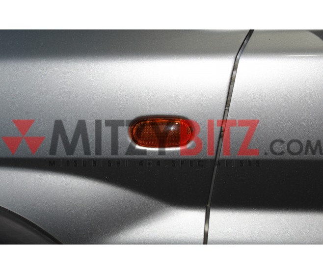 SIDE INDICATOR REPEATER LAMP LIGHT FOR A MITSUBISHI H60,70# - FRONT EXTERIOR LAMP