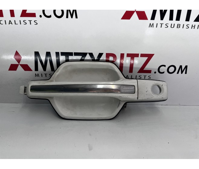 FRONT RIGHT DOOR HANDLE  FOR A MITSUBISHI V60,70# - FRONT RIGHT DOOR HANDLE 