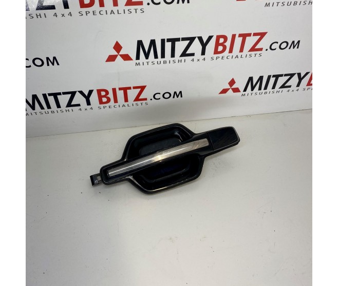 REAR LEFT OUTER DOOR HANDLE FOR A MITSUBISHI PAJERO - V73W