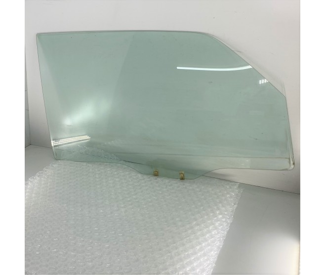 DOOR GLASS FRONT RIGHT FOR A MITSUBISHI V80# - DOOR GLASS FRONT RIGHT
