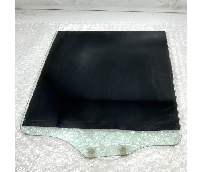 DOOR GLASS REAR LEFT FOR A MITSUBISHI PAJERO - V78W