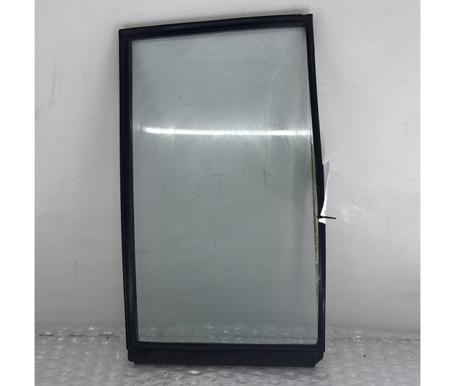 STATIONARY DOOR GLASS REAR RIGHT FOR A MITSUBISHI PAJERO/MONTERO - V98W