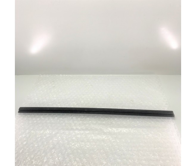 DOOR BELT WEATHERSTRIP FRONT RIGHT FOR A MITSUBISHI V70# - DOOR BELT WEATHERSTRIP FRONT RIGHT