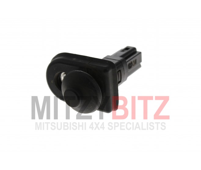 DOOR LAMP SWITCH FOR A MITSUBISHI MONTERO - V43W