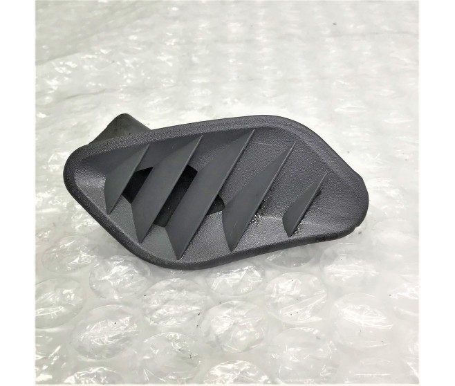 DEFROSTER SIDE AIR VENT FRONT RIGHT FOR A MITSUBISHI MONTERO SPORT - K99W
