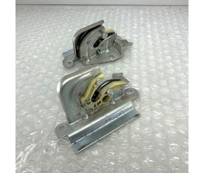 3RD ROW SEAT LATCHES FOR A MITSUBISHI V90# - 3RD ROW SEAT LATCHES