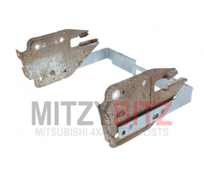 STEREO FIXING BRACKETS FOR A MITSUBISHI CHASSIS ELECTRICAL - 