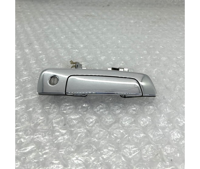 DOOR HANDLE FRONT RIGHT FOR A MITSUBISHI PAJERO IO - H77W
