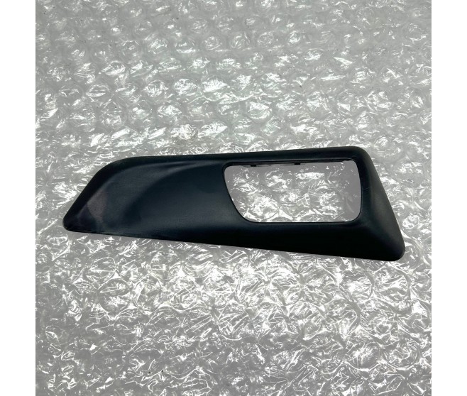 DOOR HANDLE COVER FRONT RIGHT FOR A MITSUBISHI H60,70# - DOOR HANDLE COVER FRONT RIGHT