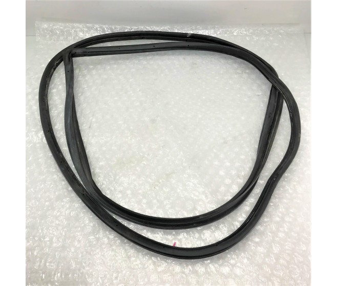 DOOR WEATHERSTRIP FRONT RIGHT FOR A MITSUBISHI MONTERO SPORT - K99W