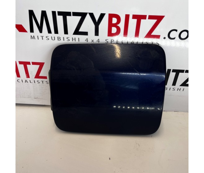 FUEL FILLER FLAP LID COVER FOR A MITSUBISHI PAJERO - V78W