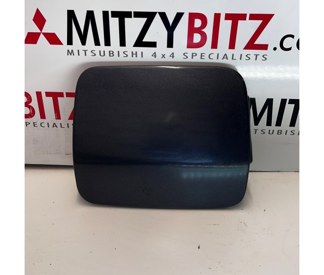 FUEL FILLER FLAP LID COVER FOR A MITSUBISHI PAJERO - V73W