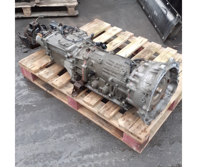 AUTOMATIC GEARBOX AND TRANSFER BOX  FOR A MITSUBISHI V60,70# - AUTOMATIC GEARBOX AND TRANSFER BOX 