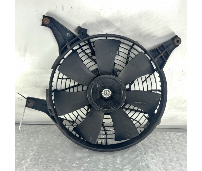 AIR CONDENSER FAN MOTOR AND SHROUD FOR A MITSUBISHI V70# - AIR CONDENSER FAN MOTOR AND SHROUD