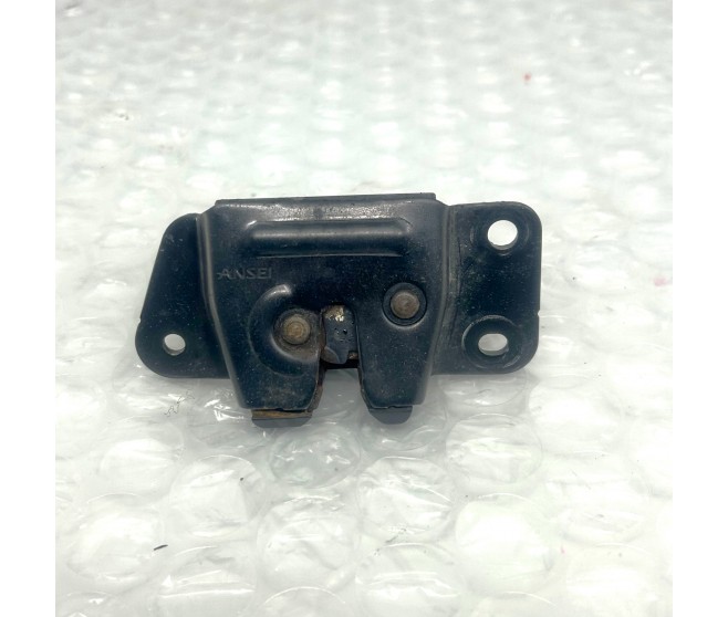 TAILGATE LATCH FOR A MITSUBISHI SPACE GEAR/L400 VAN - PA5V