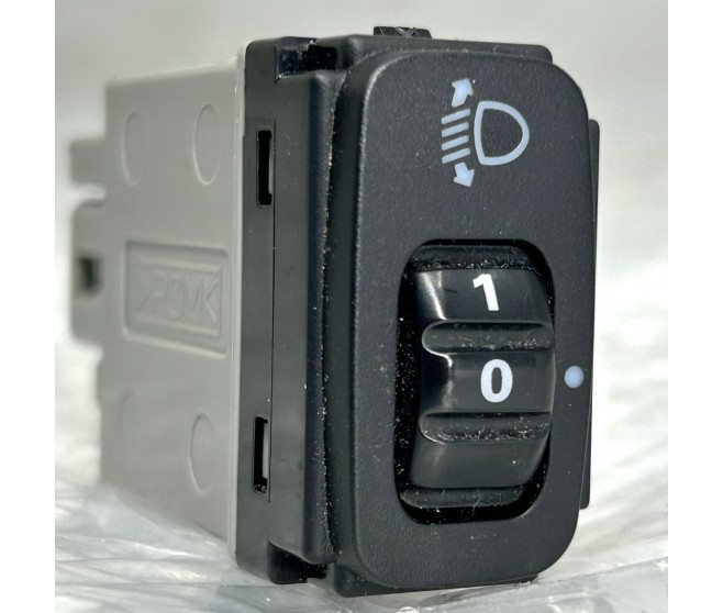 HEADLAMP LEVELING SWITCH FOR A MITSUBISHI L200 - KB4T