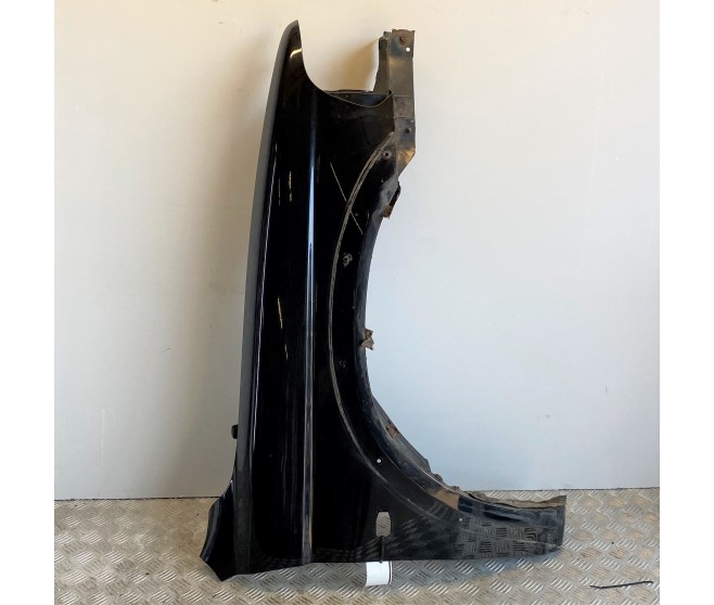 RIGHT FRONT WING FENDER