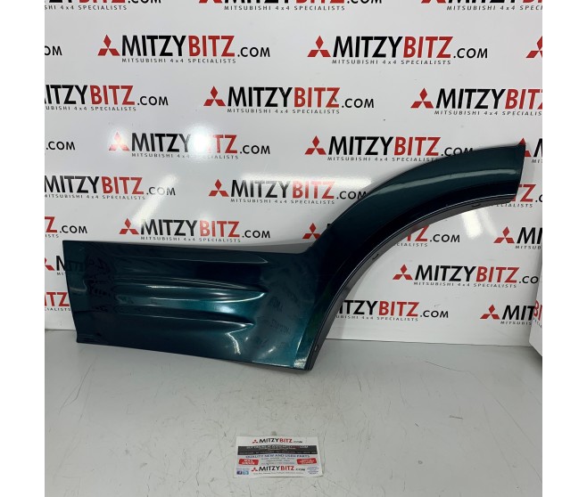 DOOR MOULDING REAR LEFT FOR A MITSUBISHI PAJERO - V75W
