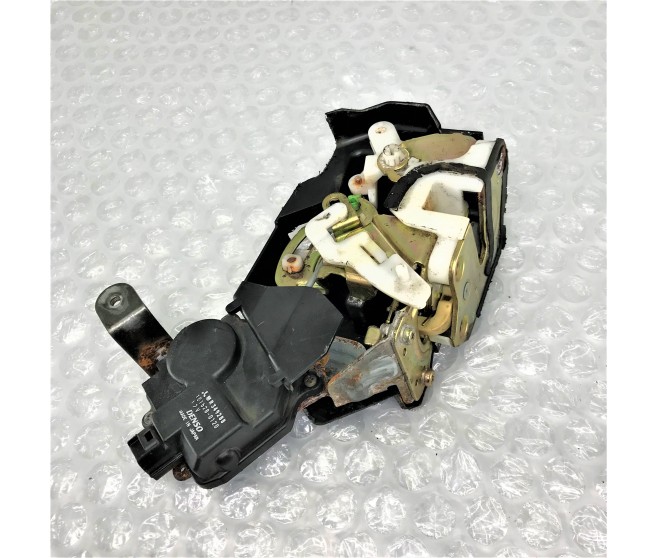 DOOR LATCH REAR RIGHT FOR A MITSUBISHI V60,70# - DOOR LATCH REAR RIGHT