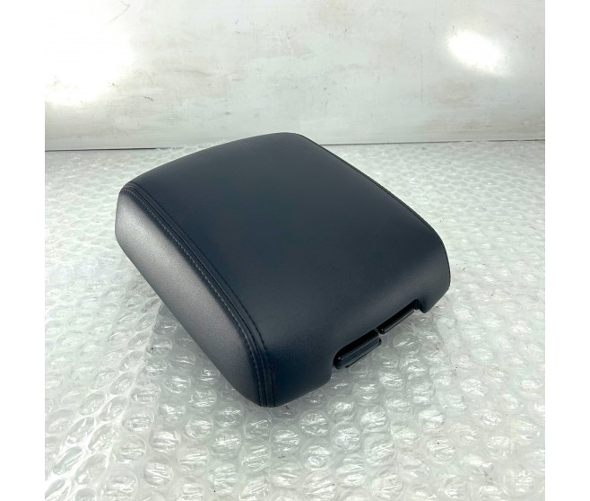 FLOOR COSOLE ARMREST BLACK LEATHER FOR A MITSUBISHI V80# - FLOOR COSOLE ARMREST BLACK LEATHER