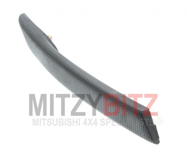 INSIDE DOOR GRAB HANDLE FRONT LEFT FOR A MITSUBISHI PAJERO - V78W