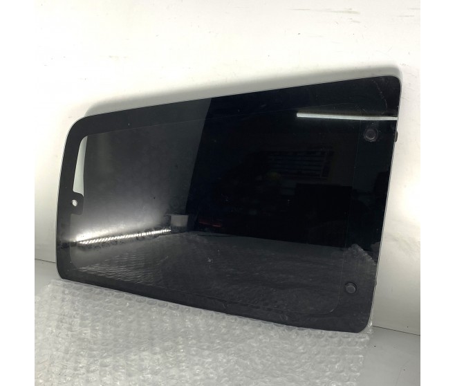 QUARTER GLASS REAR RIGHT FOR A MITSUBISHI V60,70# - QTR WINDOW GLASS & MOULDING