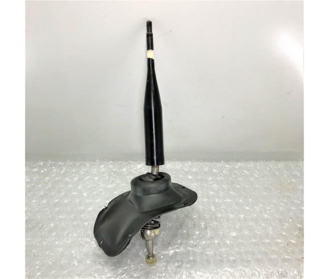 MANUAL GEARSHIFT LEVER FOR A MITSUBISHI V70# - MANUAL GEARSHIFT LEVER